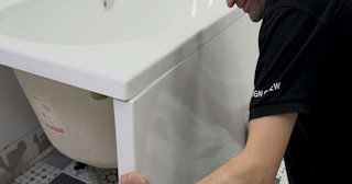 Установка экрана под ванну - цена за работу от 4237 руб. в Черногорске